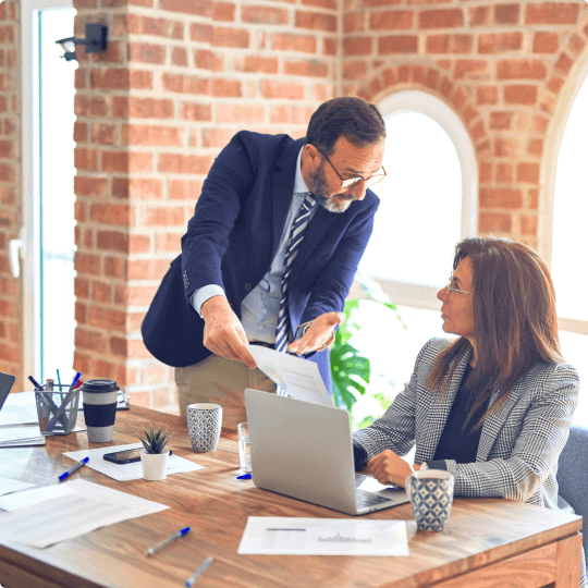 Viziune Luxaris - Echipa de experți în criptomonede